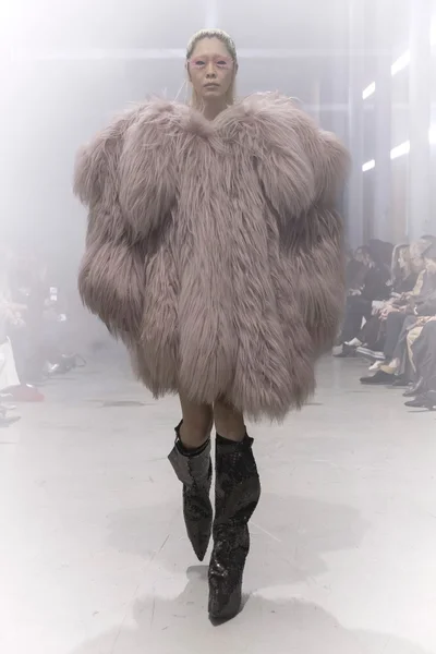 Look 42